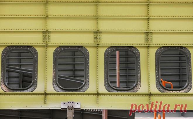 В Ульяновске один человек погиб при ЧП во время испытаний самолета. На заводе «Авиастар» в Ульяновске во время испытаний отсека фюзеляжа самолета, находящегося в производстве, «произошел трагический инцидент», в результате которого один человек погиб, несколько сотрудников предприятия пострадали, сообщили РБК в пресс-службе ОАК, Там уточнили, что речь о самолете Ил-76МД-90А.