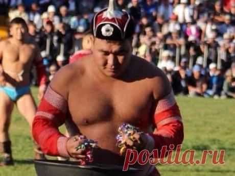 Тува. Айдын Отчурчап – победитель турнира по борьбе хуреш на призы Кызылского кожууна - 1 Ноября 2015 - Russia-Asia-Siberia