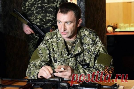 Марина Светова с Сергеем Здрилюком
12 ч. · 
На сторону ополченцев перешли 32 солдата ВСУ
/это взвод,если правильно помню/
Сообщение от Сергея Здрилюка (позывной "Абвер").
"Сегодня в наших рядах нашли спасение 32 солдата ВСУ. Они перешли на нашу сторону. Бойцы сообщили, что их командиры держат солдат в полнейшей информационной изоляции. У них отсутствуют даже радиоприемники, не говоря уже о телевидении и об Интернете, мобильная связь под строгим контролем командиров Хунты.