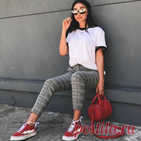 Кроссовки Vans x Revenge 

Купить - vk.cc/6UDRKC