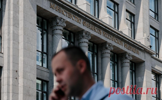 Власти определились с автоматическим выявлением налогового резидентства. Данные геолокации напрямую не будут использоваться для автоматического определения налогового резидентства клиентов банков, сообщил Минфин. Но они станут поводом для запроса об обновлении информации о клиенте
