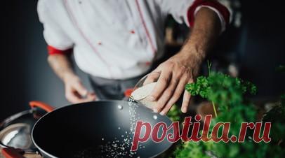 Украинский шеф-повар устроил кулинарное шоу в Киево-Печерской лавре. Трапезная церковь Киево-Печерской лавры стала местом, где устроил своё кулинарное шоу украинский шеф-повар и ресторатор Евгений Клопотенко. Читать далее