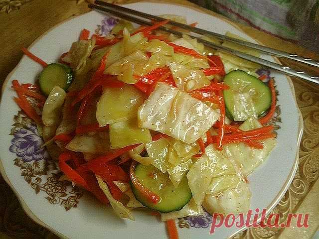 Корейская капуста с овощами