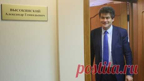 Пять претензий к новому Генплану. Подробности закрытой встречи мэра Высокинского с застройщиками Развитие города могут остановить некоторые тезисы, заложенные в проект Генплана до 2035 года. Из-за них между новой администрацией города и крупнейшими стройкомпаниями города назревает конфликт, который вскоре рискует стать публичным.