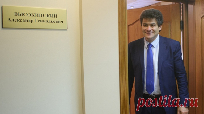 Пять претензий к новому Генплану. Подробности закрытой встречи мэра Высокинского с застройщиками Развитие города могут остановить некоторые тезисы, заложенные в проект Генплана до 2035 года. Из-за них между новой администрацией города и крупнейшими стройкомпаниями города назревает конфликт, который вскоре рискует стать публичным.