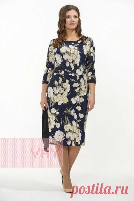 Летние платья в деловом стиле от марки VAY. Женские летние офисные платья VAY (артикул 181-3417), цветовое решение букет т.синий/черный. Ещё больше женских платьев марки ВЭЙ на наших сайтах. Официальное представительство бренда VAY: купить в розницу в магазине Согревай.ру https://www.sogrevay.ru, оптовые закупки на Ньювэй.ру https://www.newvay.ru