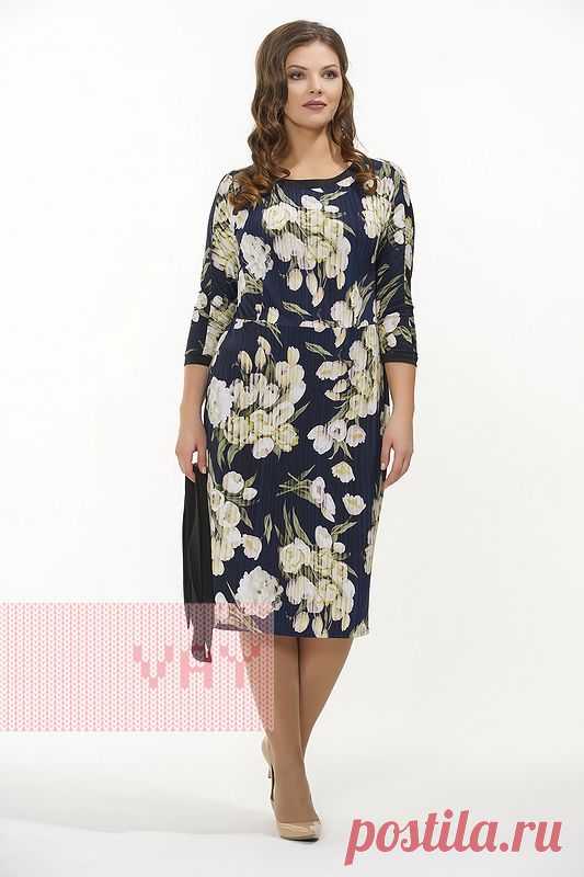 Летние платья в деловом стиле от марки VAY. Женские летние офисные платья VAY (артикул 181-3417), цветовое решение букет т.синий/черный. Ещё больше женских платьев марки ВЭЙ на наших сайтах. Официальное представительство бренда VAY: купить в розницу в магазине Согревай.ру https://www.sogrevay.ru, оптовые закупки на Ньювэй.ру https://www.newvay.ru