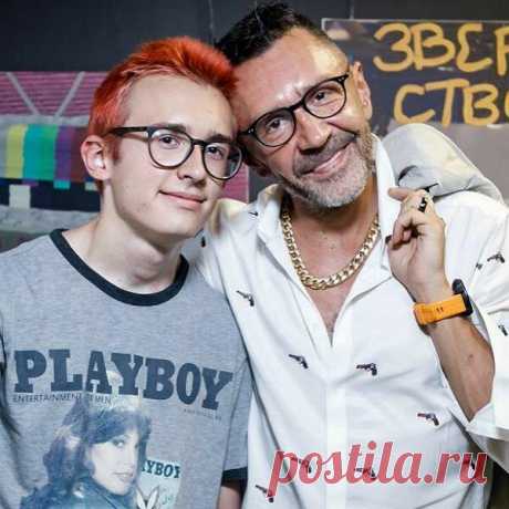 Хит-парад имен детей российского шоу-бизнеса
Ясно как день, что не может быть у Джигурды ребенка по имени Рома или Ира. Да и Нюша не могла назвать дочь банально Верочка. Звездные родители серьёзно подходят к выбору имен своих наследников. Хоть не Даздраперма (Да здравствует первое мая) и на том спасибо. Но скажут ли «Спасибо» звездные дети за такие имена, неизвестно. Хотя […]
Читай дальше на сайте. Жми подробнее ➡