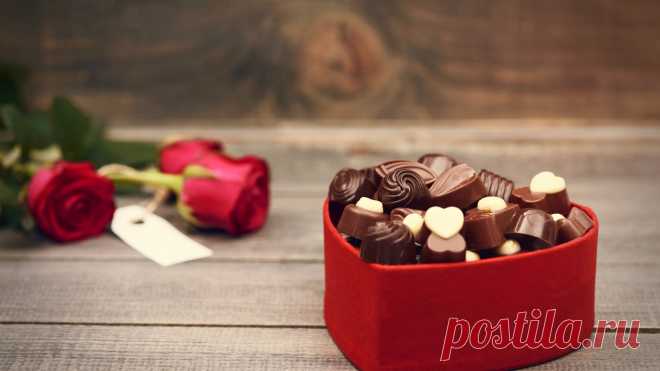 Скачать обои цветы, flowers, holiday, photo, red, праздник, сердце, photography, Valentines Day, День Святого Валентина, love, still life, букет, конфеты, chocolate, romance, розы, любовь, romantic, Valentine, bouquet, sweet, roses, шоколад, February 14, раздел праздники в разрешении 1366x768