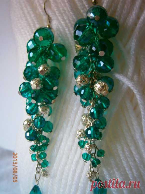 Зеленые длинные серьги