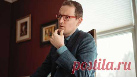 Работать не 12 часов, а головой. Советы трудоголикам Трудитесь не покладая рук, а работы не становится меньше? Вот бы добавить пару часов в сутки, а лучше — пару дней в неделю! К сожалению, время нам неподвластно. Зато мы можем решать, как его использовать. Подумайте сами: у Билла Гейтса и Арнольда Шварценеггера столько же минут в часе, часов в сутках, дней в неделе, недель в году и лет в десятилетии, сколько и у нас. Если они успевают вершить великие дела, значит, и мы можем. Осталось лишь…