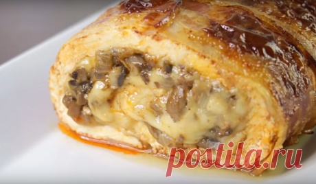 Рулет из куриной грудки с грибами и сыром