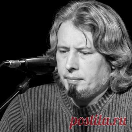 Сорокин Владимир - Падёж Слушать аудиокнигу, читает Кобзев Николай. Председатель колхоза Тимофей Петрович Тищенко работал в управлении, когда в дверь неожиданно постучали и вошли двое. Секретарь района Кедрин и