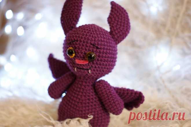 PDF Летучая мышь крючком. FREE crochet pattern; Аmigurumi doll patterns. Амигуруми схемы и описания на русском. Вязаные игрушки и поделки своими руками #amimore - Летучая мышь, мышка, мышонок, крыса, bat, rat rata, rato, ratte, szczur, szczur, mouse, ratón, maus souris, mysz myši. Amigurumi doll pattern free; amigurumi patterns; amigurumi crochet; amigurumi crochet patterns; amigurumi patterns free; amigurumi today.