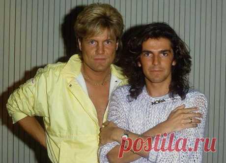 МИР ПОЗДРАВЛЕНИЙ И ОТКРЫТОК...
Лариса Щербакова (Кузнецова)