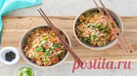 Жареные креветки на сковороде рецепт с рисом из цветной капусты Для Вас рецепт блюдо китайской кухни, которое готовится 10 минут. Очень вкусные жареные креветки с рисом из цветной капусты, приготовленные на сковороде.