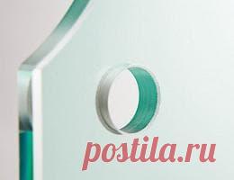 Как просверлить стекло сверлом в домашних условиях? Можно ли сделать это обычным сверлом? В мебели сегодня много различных стеклянных деталей, в которых есть отверстия для их крепления. Всё это делается в промышленных условиях, и, конечно, не вручную, а специальным оборудованием и с помощью технологий, позволяющих без проблем просверлить стекло...