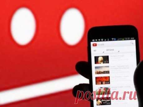 На YouTube станет сложнее зарабатывать деньги Пять лет назад партнёрская программа YouTube стала доступной всем желающим. Это стало поистине грандиозным событием, так как любой пользователь мог зарегистрироваться, опубликовать видео и сразу же начать получать прибыль с просмотров. Как результат, появилось огромное количество создателей видеоконтента, а YouTube стала крупнейшей в мире видеоплатформой. Это повлекло за собой ряд проблем. Некоторые пользователи начали выкладывать у себя на канале…