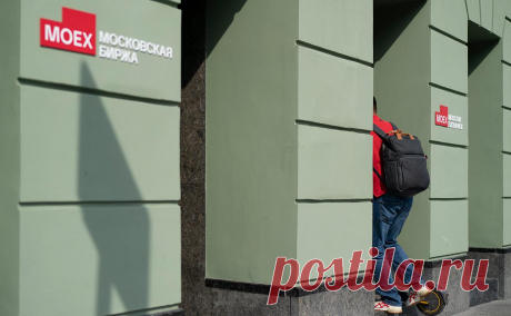 Казахстанская биржа обсудит исключение Мосбиржи из числа ее акционеров. После попадания Мосбиржи под санкции США Казахстанская фондовая биржа, где российской площадке принадлежит 13,1%, обсудит возможность выкупа этой доли или перепродажи третьим лицам