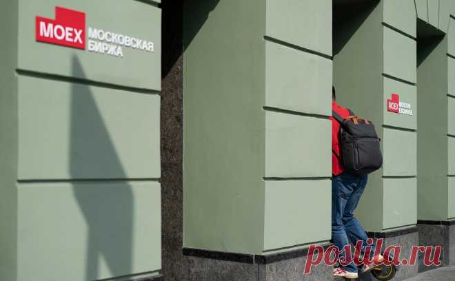 Казахстанская биржа обсудит исключение Мосбиржи из числа ее акционеров. После попадания Мосбиржи под санкции США Казахстанская фондовая биржа, где российской площадке принадлежит 13,1%, обсудит возможность выкупа этой доли или перепродажи третьим лицам