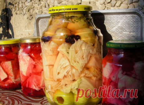 2 рецепта маринованой капусты

&quot;Капуста маринованная с яблоками&quot;
1 кг капусты, 0,5 кг яблок, 3 грозди черноплодной смородины, 2 веточки мяты.
Нарезать капусту кусками. Яблоки - дольками, если маленькие - можно оставить целыми. Уложить в тару. Добавить туда мяту, залить кипящим расствором (на 1 л воды- 15 г соли и 100 г меда).
Показать полностью…