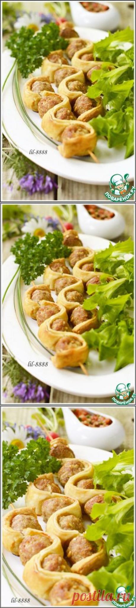 Фрикадельки со слоеным тестом на шпажках - кулинарный рецепт