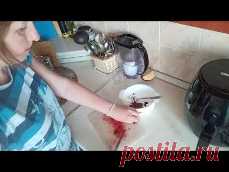 Нежные Растрёпки из куриной печенки и малосольные огурчики/ Салатик из моркови на гарнир ☺️
