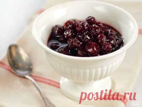 Варенье из вишни пятиминутка
http://povar.ru/recipes/varene_iz_vishni_pyatiminutka-12317.html

Варенье из вишни пятиминутка - пошаговый кулинарный  на Повар.ру
Благодаря этому рецепту вы приготовите вкуснейшее вишневое варенье так быстро и просто, как никогда раньше! Рассказываю, как приготовить варенье из вишни "пятиминутка" в домашних условиях.
