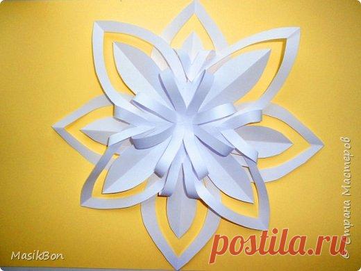 Объемная СНЕЖИНКА из бумаги. НОВОГОДНИЕ ПОДЕЛКИ | Страна Мастеров