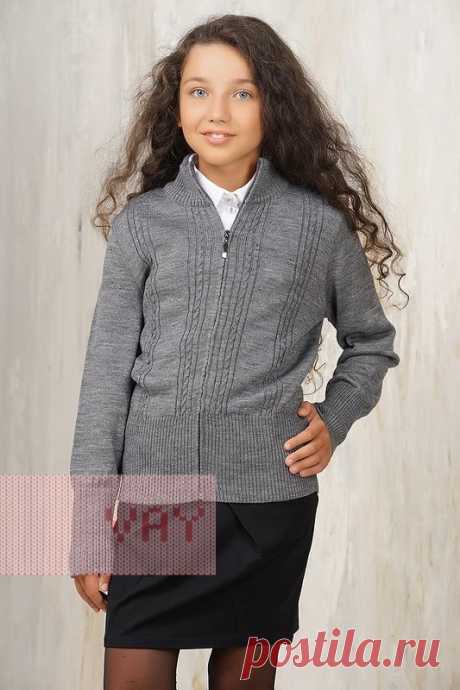 Школьная форма от марки VAY. Жакет для девочек от VAY (артикул 732), цветовое решение серый. Ещё больше школьной формы марки ВЭЙ на наших сайтах. Официальное представительство бренда VAY: купить в розницу в магазине Согревай.ру https://www.sogrevay.ru, оптовые закупки на Ньювэй.ру https://www.newvay.ru