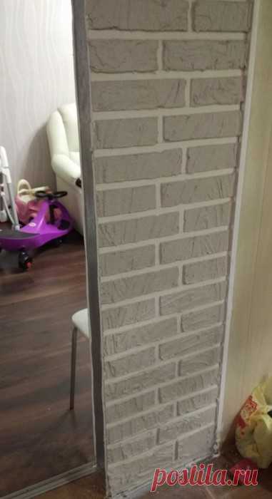 Как сделать модную «кирпичную кладку» в интерьере без единого кирпича | Своими руками