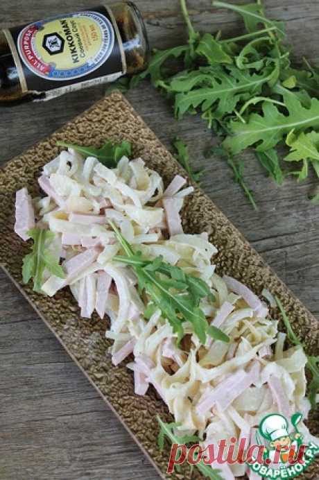Салат с маринованным луком и блинчиками - кулинарный рецепт