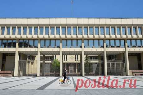 Литовскому депутату захотели объявить импичмент за антисемитизм. Сейм Литвы обратится в Конституционный суд республики для объявления импичмента депутату Ремигиюсу Жемайтайтису за антисемитизм. Соответствующее решение парламентарии приняли единогласно в ходе пленарного заседания. Сам депутат считает, что действия его коллег являются попытками политической расправы над ним.