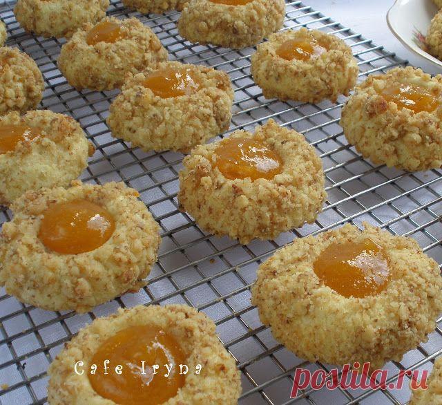 Печенье ореховое с джемом