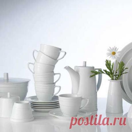 Как выбрать посуду 
Посуда давно стала самым привычным предметом обихода. Представить свой быт без нее практически невозможно. «Мелодию», которую задает «оркестр» чашечек и тарелочек, должно гармонично вписываться во все оформление стола. Порой в доме бывает самая разная посуда, большинство из которой не гармонирует одна с одной.