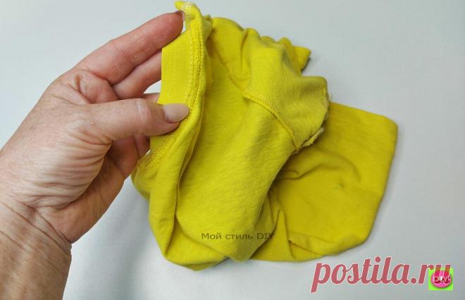 Превратила старую футболку в модную летнюю вещь. Получилось стильно и по-настоящему современно
Люблю носить с джинсами футболки. Но, хочется чтобы они были оригинальными, не такими как у всех. Я как раз смастерила себе такую. Очень классно получилось! А идея пришла, когда я перебирала детские вещи и нашла старую желтую футболку. Сочетание желтого и белого трикотажа смотрится очень свежо и по-летнему. Из старой футболки я сделала декор спереди. […]
Читай дальше на сайте. Жми подробнее ➡