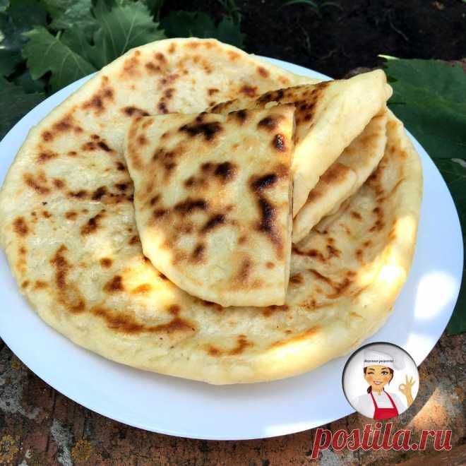 Сырные лепёшки на кефирном тесте выручают, когда хочется быстро и вкусно перекусить.
Когда хочется быстро и вкусно перекусить, готовлю сырные лепёшки. Тесто очень простое, не нужно долго ждать, пока оно поднимется. 10 минут и можно готовить. В общем как всегда быстро, просто и очень вкусно! Ингредиенты: сливочное масло для смазывания лепёшек, кефир (3.2%) — 300 мл. мука пшеничная — 400 гр. сода — 0,5 ч. л. соль […]
Читай пост далее на сайте. Жми ⏫ссылку выше