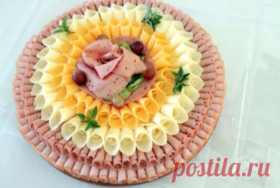 «В очередной раз собрал для вас крутые идеи для подачи такого вида нарезок, помимо этого расскажу как оригинально порезать яйца и как ими можно украсить любое блюдо.» — карточка пользователя Татьяна П. в Яндекс.Коллекциях