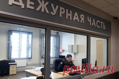 Российский мэр заявил в полицию на раскритиковавшего город мужчину. Глава администрации города Уяр в Красноярском крае Валерий Прищепко написал заявление в полицию на мужчину, который раскритиковал местные достопримечательности. Житель Красноярска Алексей приехал в Уяр к родственникам и был разочарован увиденным. В частности, его возмутило отсутствие оборудованной горки для детей.