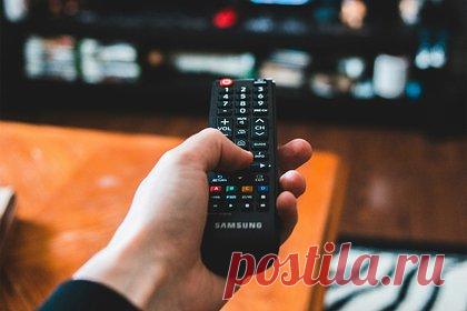 Девушка снялась в телешоу и разочаровала родителей парня. Парень рассказал на Reddit, как посмотрел с родителями телешоу, в котором участвовала его девушка, и разочаровал их. В выпуске программа возлюбленная героя назвала себя шлюхой, подчеркнув, что гордится этим. Родители парня заявили, что его бывшая избранница была порядочнее, чем нынешняя.