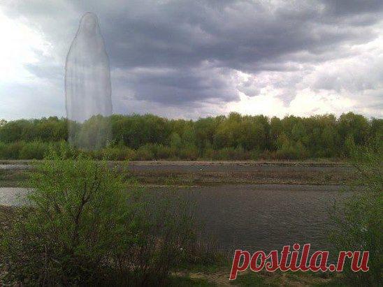 На речке,возле Ивано-Франковска...явилась Матерь Божья...