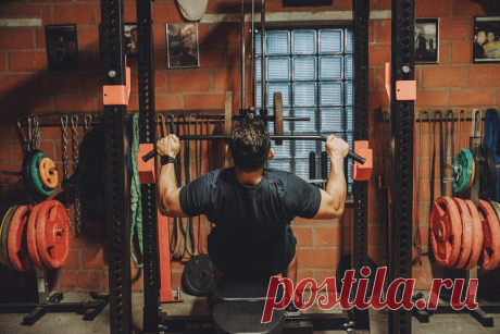 Бодибилдинг в СССР: краткая история подпольного спорта. 60-80-е годы
Рассказываем, как в России зарождалось и развивалось бодибилдерское движение. Оказывается, все началось еще в 1960-х, подробности — в авторском материале Александра Зайцева. Первые качалки, то есть именно помещения для бодибилдинга, а не тяжелоатлетические секции, появились в Советском Союзе в начале 1960-х годов. История...
Читай пост далее на сайте. Жми ⏫ссылку выше