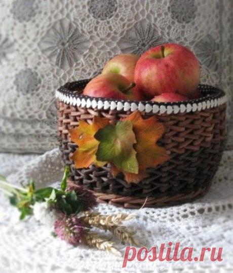 Корзина из бумажной лозы &quot;Осенние листья&quot;
