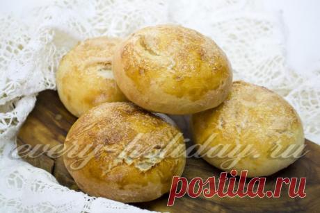 Постные дрожжевые булочки с корицей и курагой, рецепт