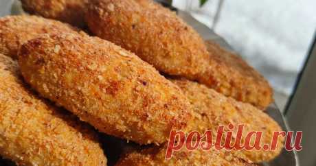 Куриные котлеты с сыром рецепт с фото пошаговый от food_blog_lizochek - Овкусе.ру Представьте себе нежные куриные котлеты, которые буквально тают во рту, а внутри них прячется кусочек расплавленного сыра. Это блюдо станет настоящим...