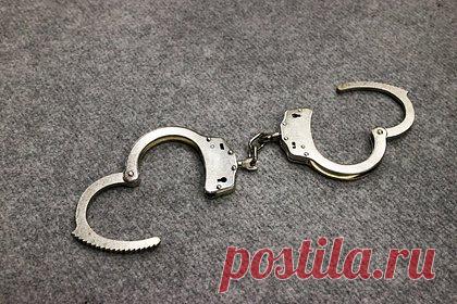 На журналиста Зыгаря завели дело о распространении фейков про Российскую армию. На журналиста и бывшего главного редактора телеканала «Дождь» (признан в России СМИ-иноагентом) Михаила Зыгаря (внесен Минюстом в реестр иноагентов) завели уголовное дело из-за распространения заведомо ложной информации о Российской армии. Фигуранту грозит до десяти лет лишения свободы.