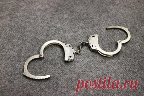 На журналиста Зыгаря завели дело о распространении фейков про Российскую армию. На журналиста и бывшего главного редактора телеканала «Дождь» (признан в России СМИ-иноагентом) Михаила Зыгаря (внесен Минюстом в реестр иноагентов) завели уголовное дело из-за распространения заведомо ложной информации о Российской армии. Фигуранту грозит до десяти лет лишения свободы.