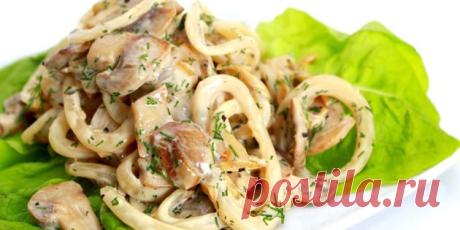 14 простых и очень вкусных салатов с кальмарами - Лайфхакер