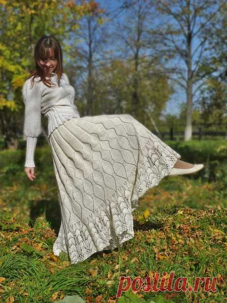 Урррааа!!! Я наконец-то связала ее!)) Быть может кто-нибудь помнит мой февральский пост о юбочке крючком. Ну так вот, я связала таки ее!!!))) Все подробности читайте под катом :)  История значит такая: мне хотелось чтобы юбка достаточно плотно сидела на талии или на бедрах, хотелось широкий пояс. Решение этой проблеме я придумала…