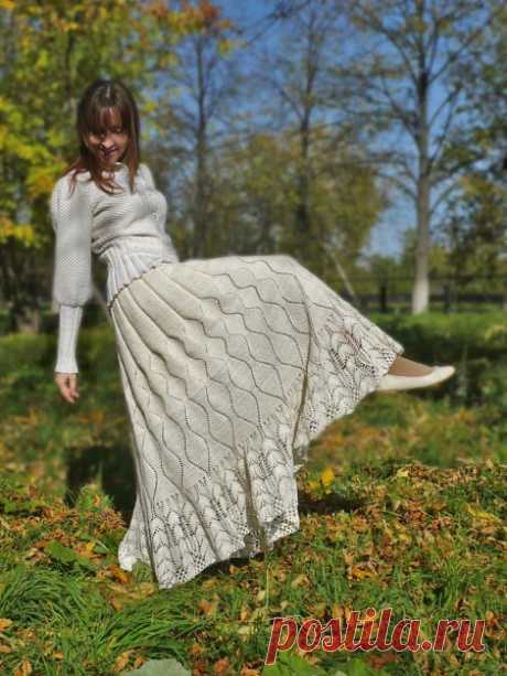 Урррааа!!! Я наконец-то связала ее!)) Быть может кто-нибудь помнит мой февральский пост о юбочке крючком. Ну так вот, я связала таки ее!!!))) Все подробности читайте под катом :)&nbsp; История значит такая: мне хотелось чтобы юбка достаточно плотно сидела на талии или на бедрах, хотелось широкий пояс. Решение этой проблеме я придумала…